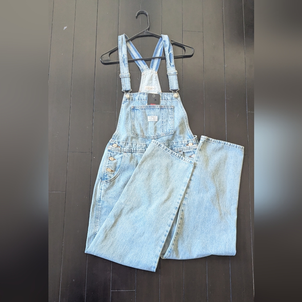 Levi's Overall size S (NWT)